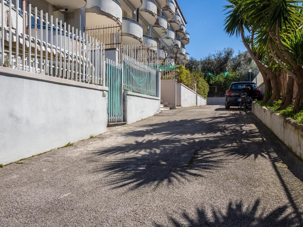 Ferienwohnung La Dolce Vita Relax - Cozy Apt In Sorrent Exterior foto